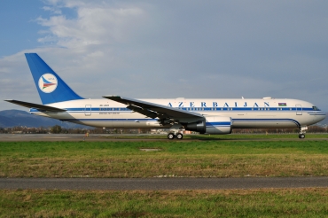 4K-AI01 (cn 40342) Boeing 767-32LER