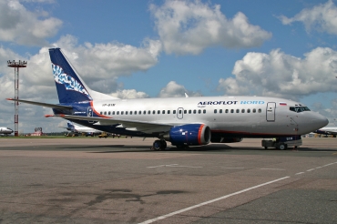 VP-BXM (cn 24695) Boeing 737-59D