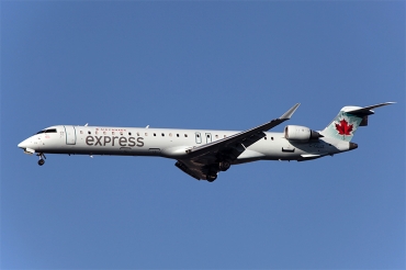 C-GDJZ (15049) 2005 Bombardier CRJ-705