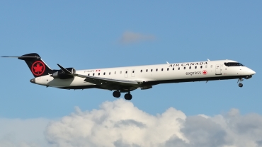 C-GJZV (15424) 2016 Bombardier CRJ-900