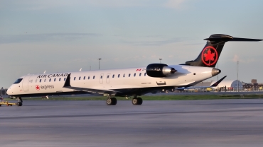 C-GJZS (15422) 2016 Bombardier CRJ-900