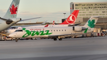 C-FDJA (7979) 2004 Bombardier CRJ-200