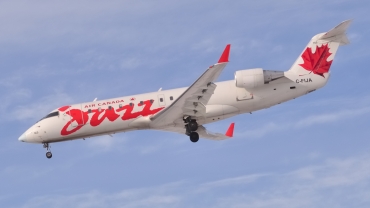 C-FIJA (7987) 2004 Bombardier CRJ-200