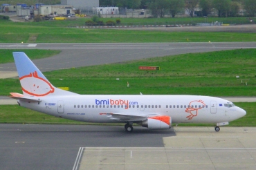 G-OBMP (cn 24963) Boeing 737-3Q8