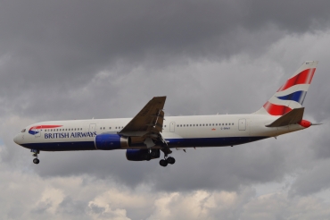 G-BNWX (cn 25832) Boeing 767-336ER