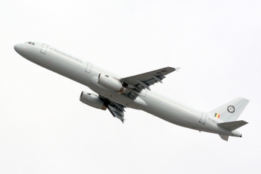 CS-TRJ (1004) 1999 Airbus A321-231