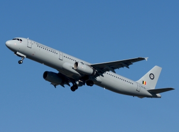 CS-TRJ (1004) 1999 Airbus A321-231