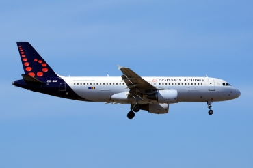 OO-SNF (2810) 2006 Airbus A320-214