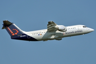 OO-DWD (E3324) 1998 British Aerospace Avro RJ100