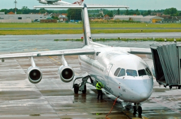 OO-DWK (cn E3360) BAe Avro RJ100
