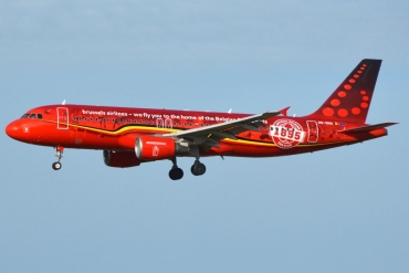 OO-SNA (1441) 2001 Airbus A320-214