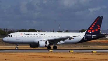 OO-SNJ (3161) 2007 Airbus A320-214