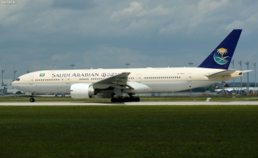 HZ-AKH (cn 28324) Boeing 777-268ER