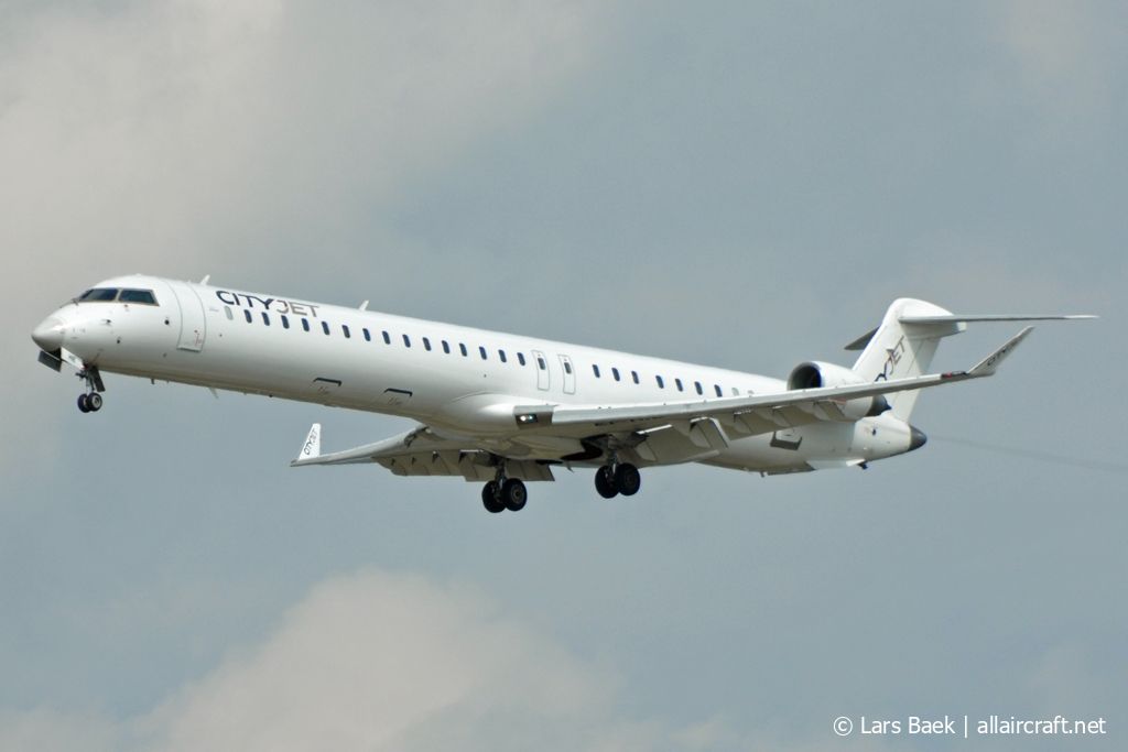 EI-HIE (19010) 2010 Bombardier CRJ-1000