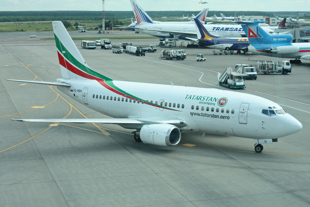 VQ-BBN (24785) 1990 Boeing 737-53A