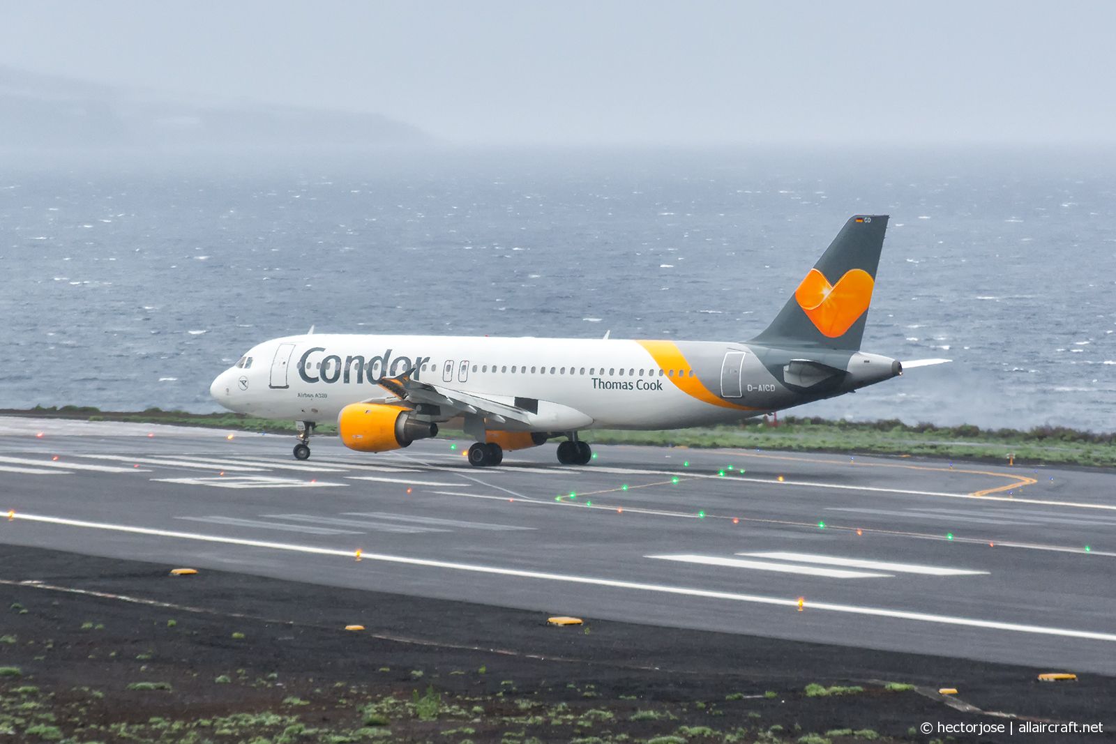 D-AICD (884) 1998 Airbus A320-212