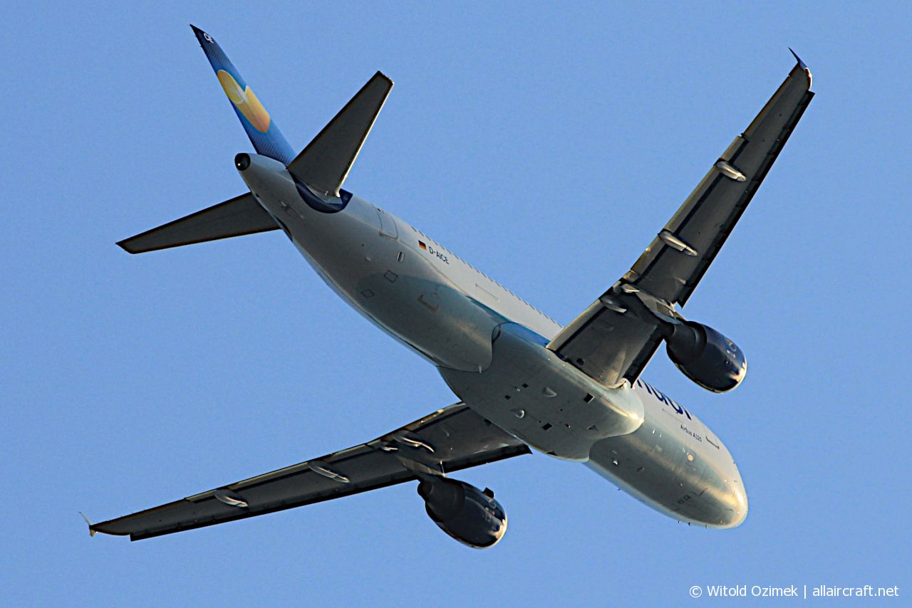 D-AICE · Airbus A320-212 · (HER / LGIR)