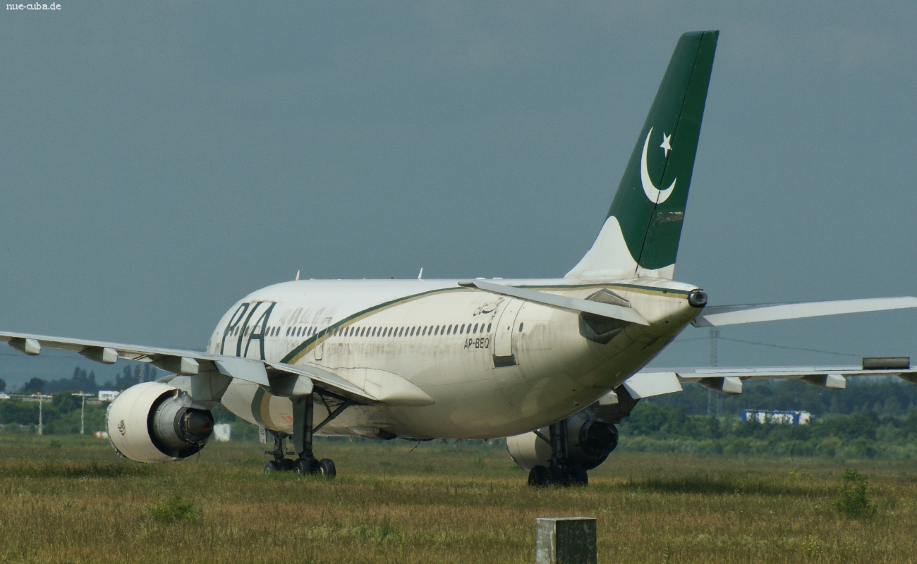 AP-BEQ (656) 1992 Airbus A310-308