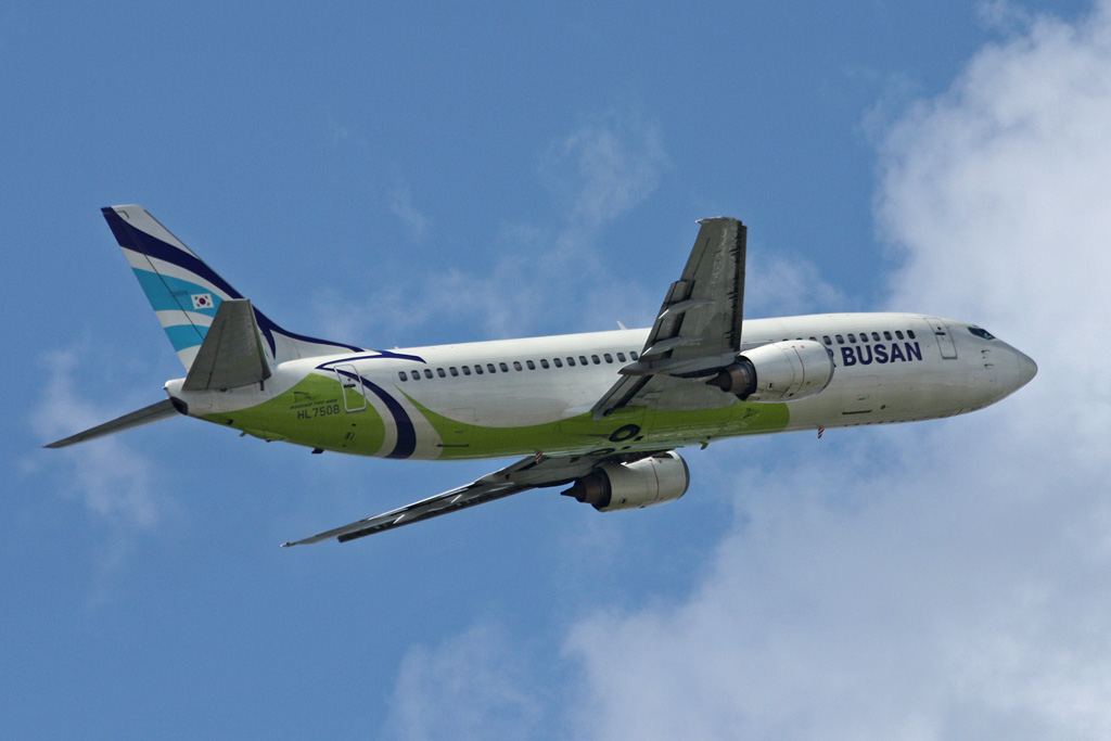 HL7508 (cn 25772) Boeing 737-48E