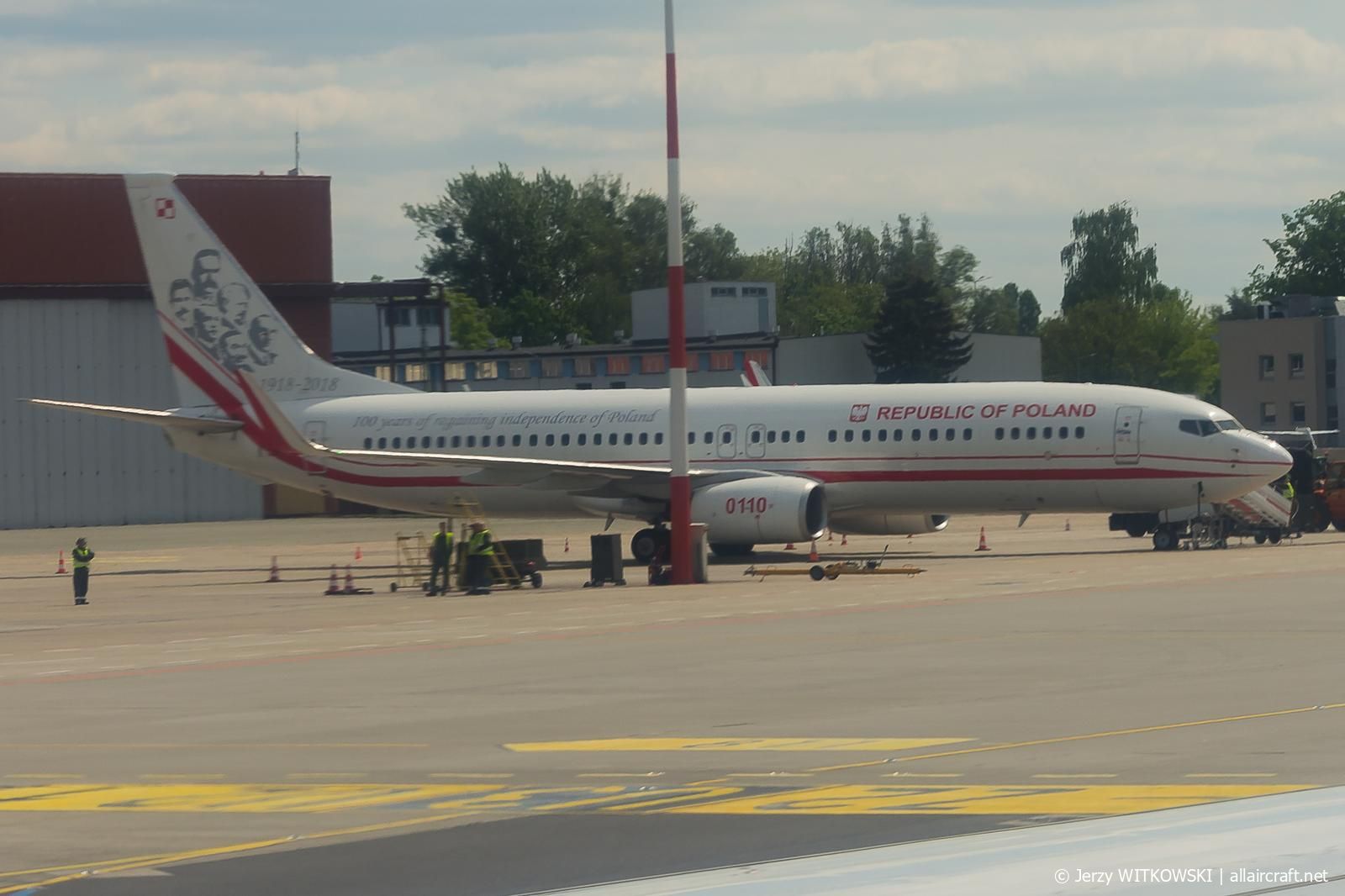 0110 (61358) 2017 Boeing 737-86X(WL)