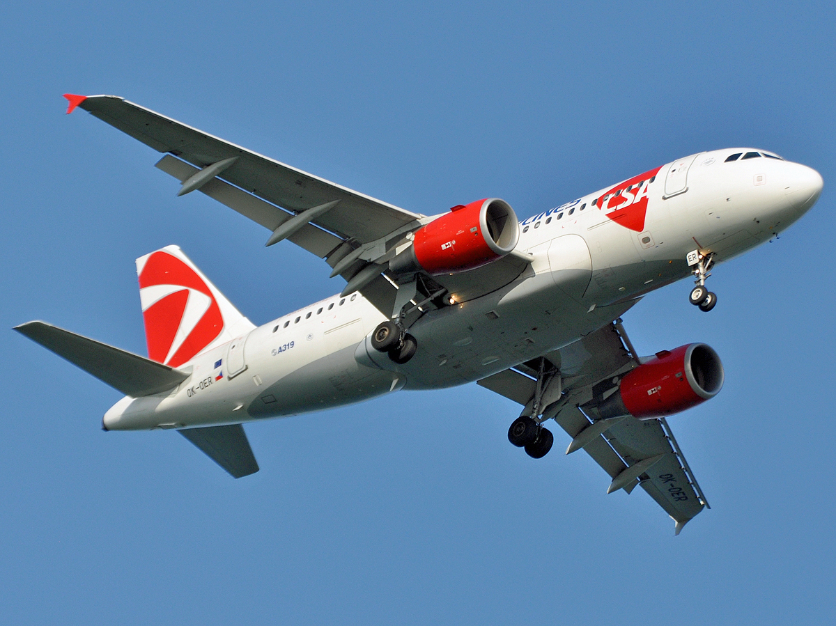 OK-OER (3892) 2009 Airbus A319-112