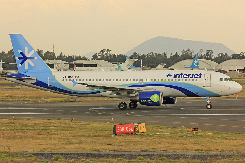 XA-INJ (1162) 1999 Airbus A320-214
