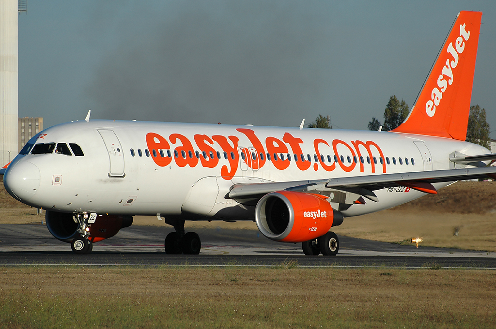 HB-JZZ (4233) 2010 Airbus A320-214