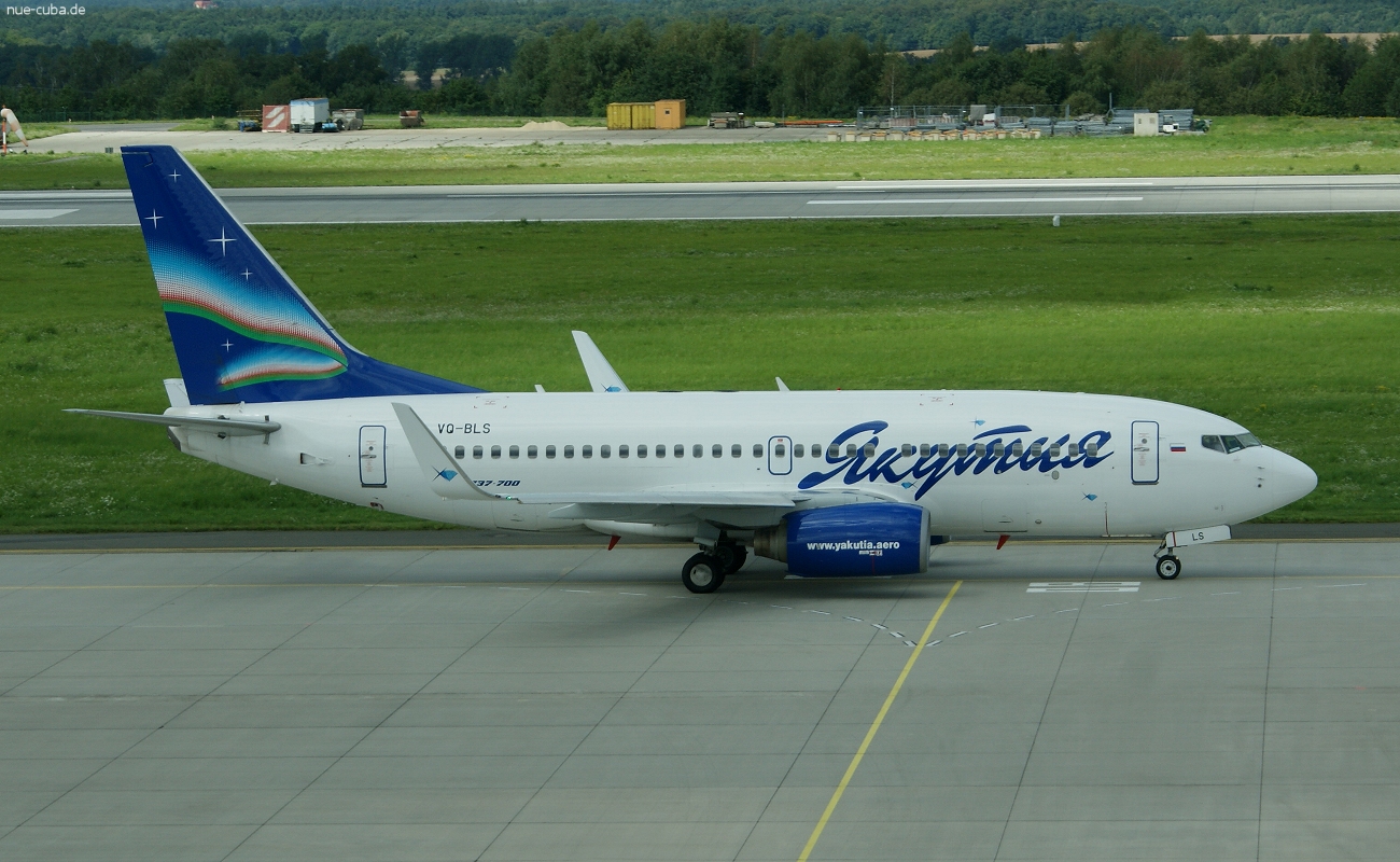 VQ-BLS (30277) 2001 Boeing 737-76Q(WL)
