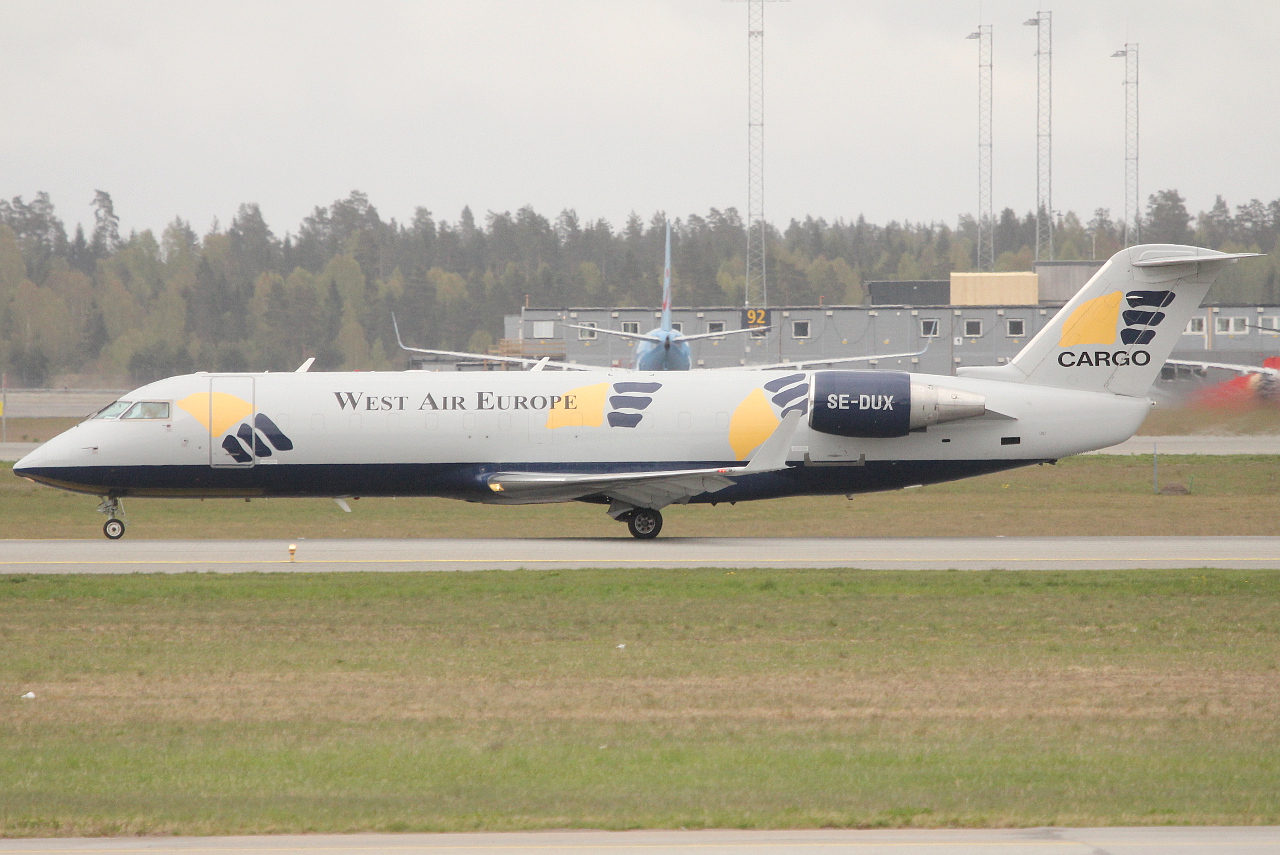 SE-DUX (7010) 1993 Bombardier CRJ-200