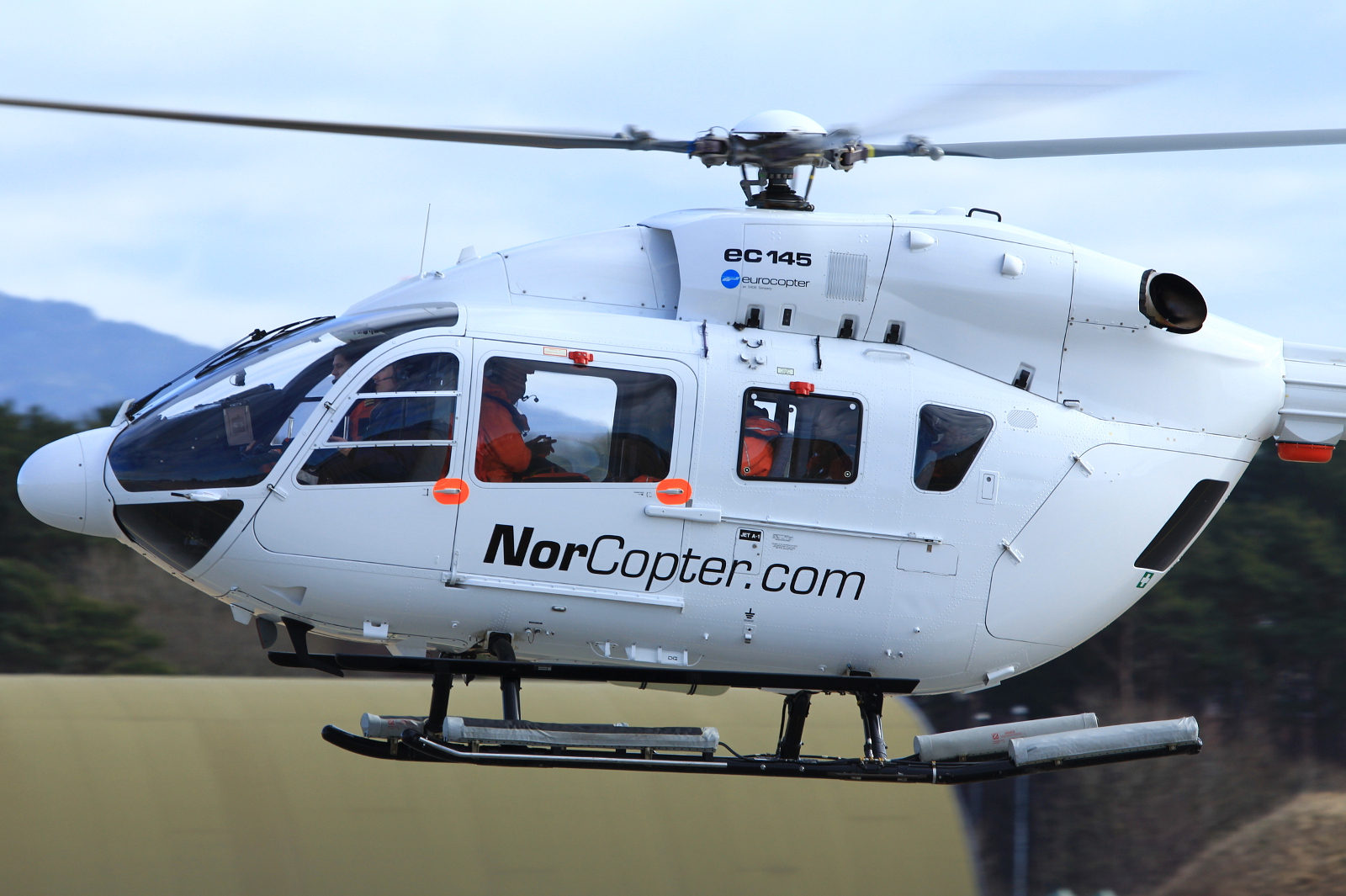 LN-OOQ, (cn 9202), Eurocopter-Kawasaki EC-145 (BK-117C-2)