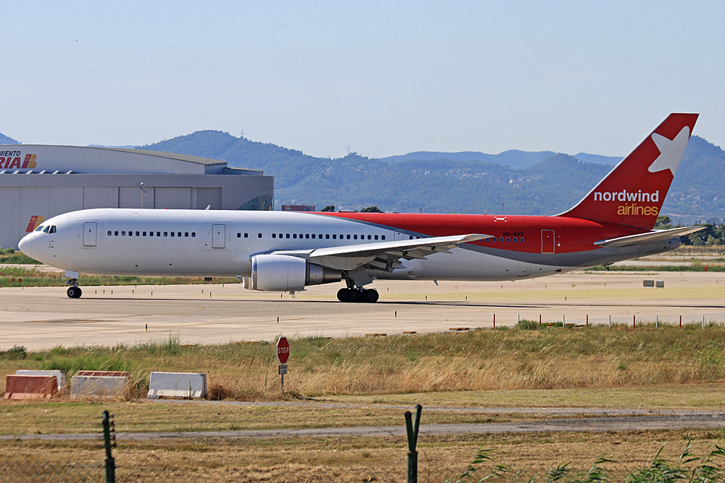 VQ-BPT (27957) 1995 Boeing 767-306ER