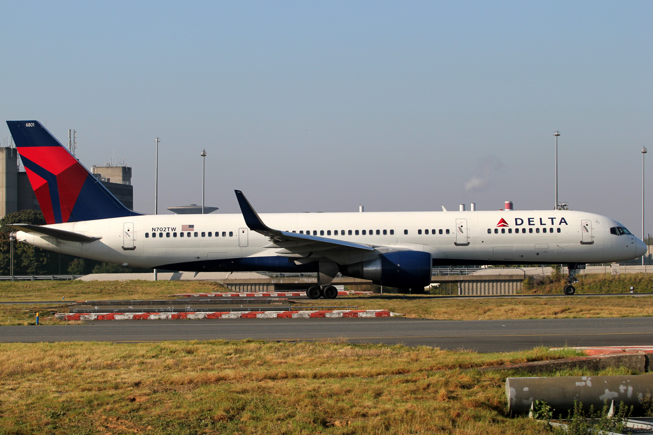 N702TW (28162) 1996 Boeing 757-2Q8 WL