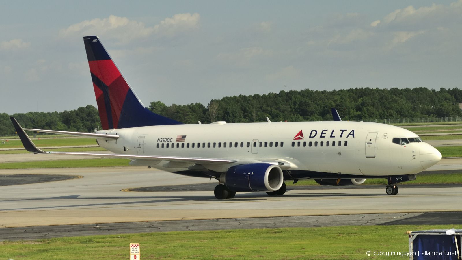 N310DE (29665) Boeing 737-732