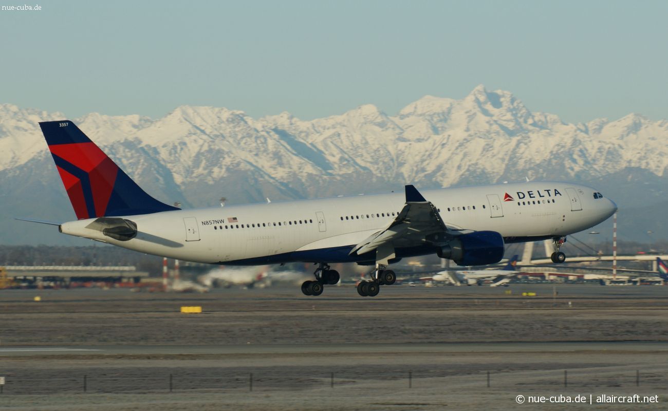 N857NW (633) 2004 Airbus A330-223