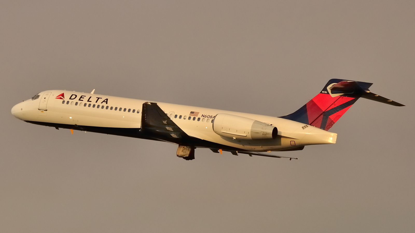 N608AT (55081) Boeing 717-231