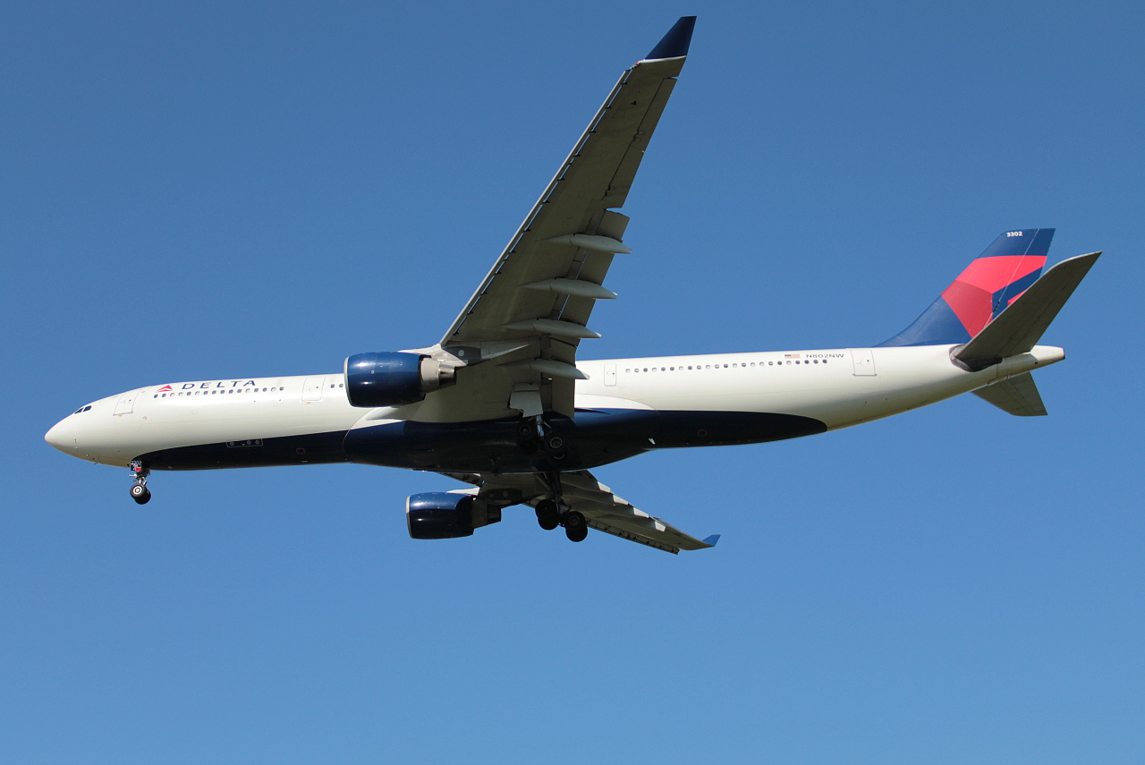 N802NW (00533) Airbus A330-323