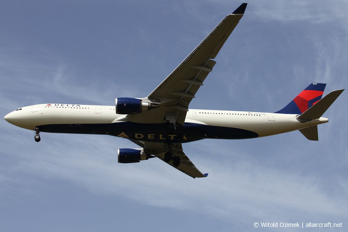 N825NW (01679) 2015 Airbus A330-302