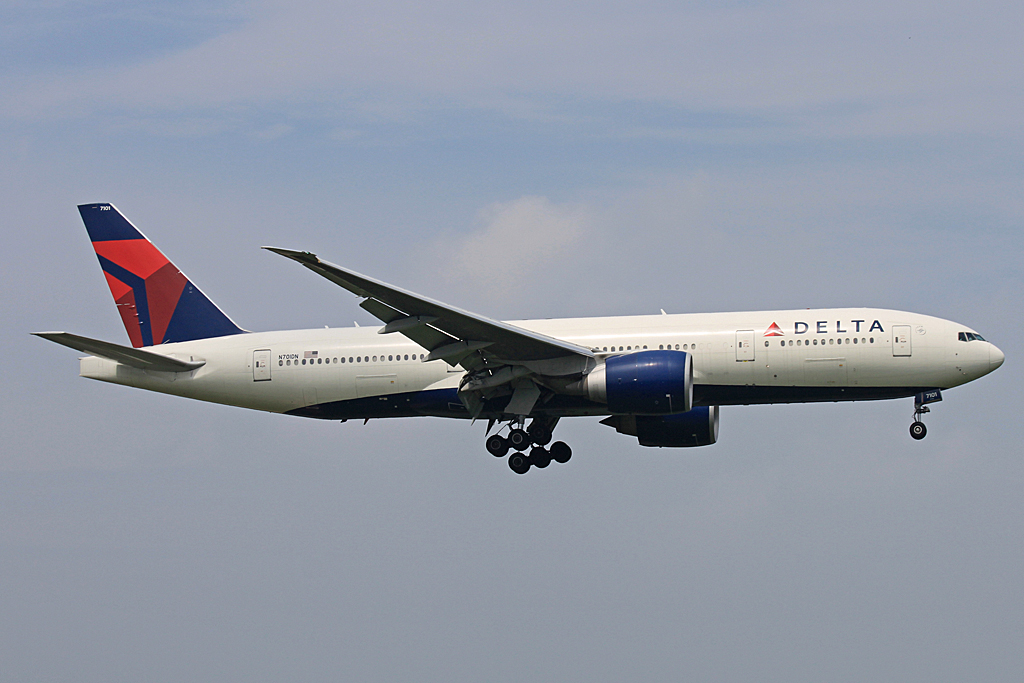 N701DN (29740) Boeing 777-232