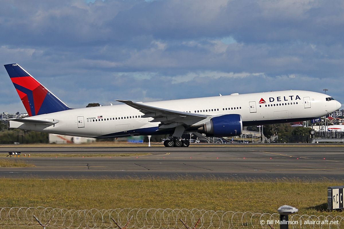 N705DN (29742) Boeing 777-232