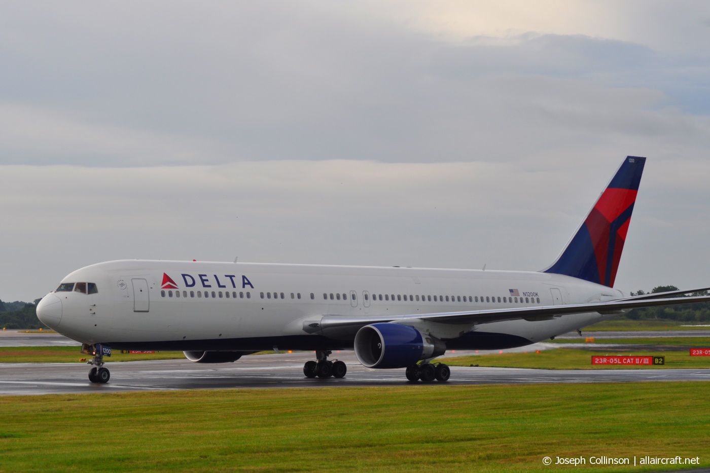 N1200K (28457) 1998 Boeing 767-332(ER)