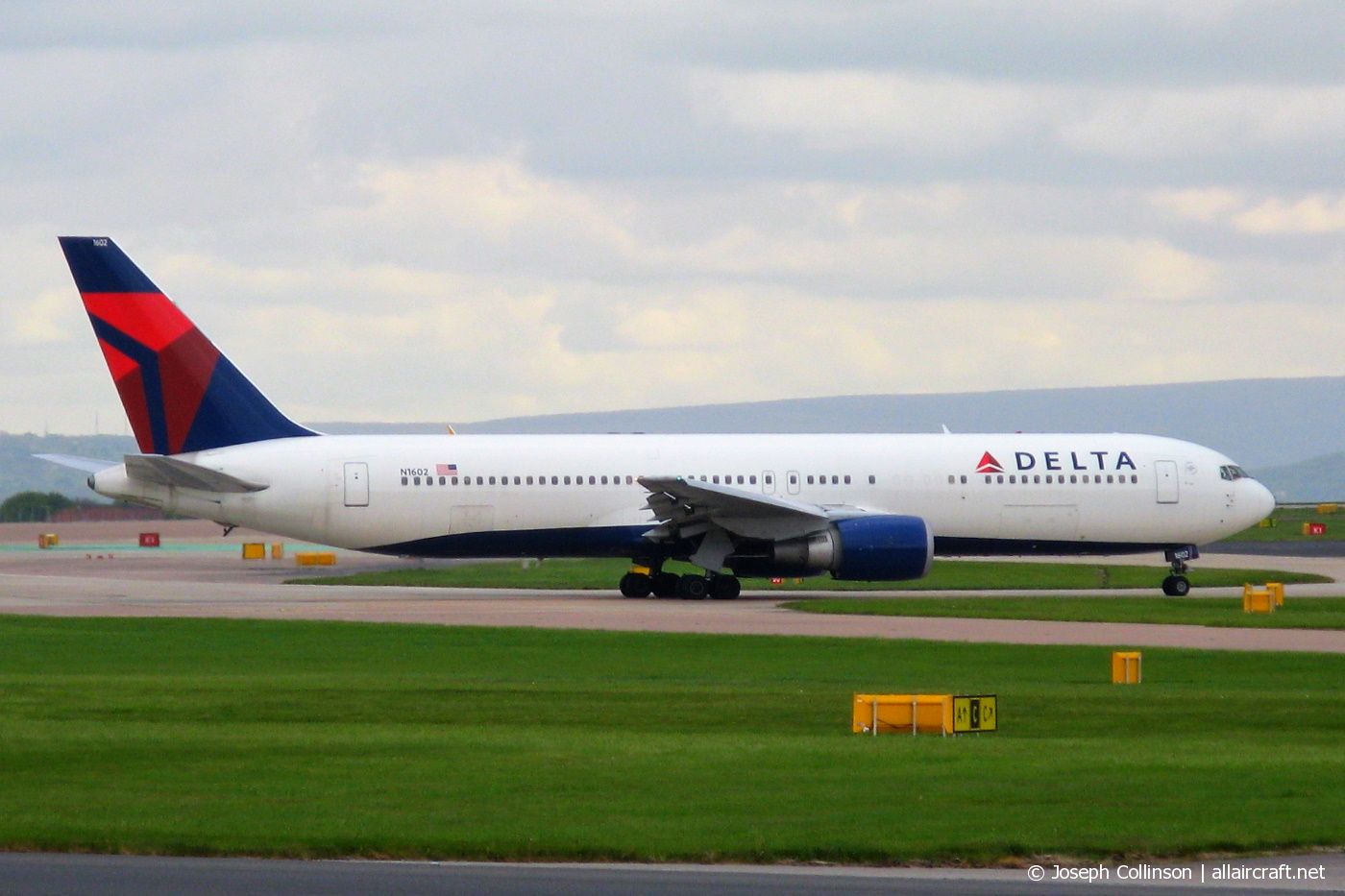 N1602 (29694) 1999 Boeing 767-332(ER)