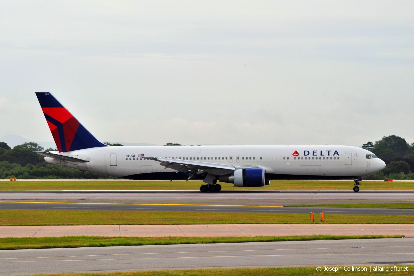 N1604R (30180) 1999 Boeing 767-332(ER)