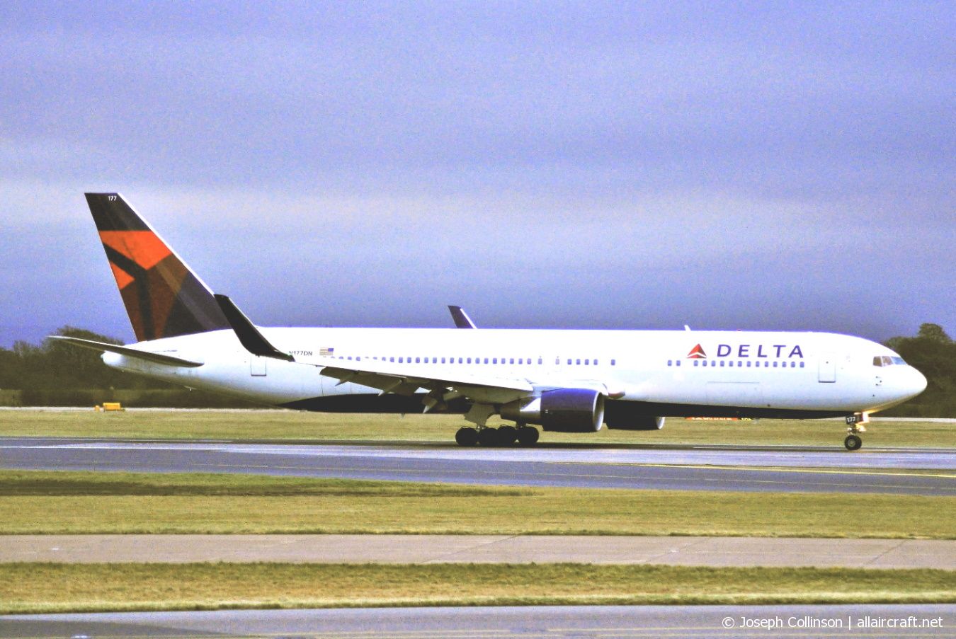 N177DN (25122) 1990 Boeing 767-332 ER