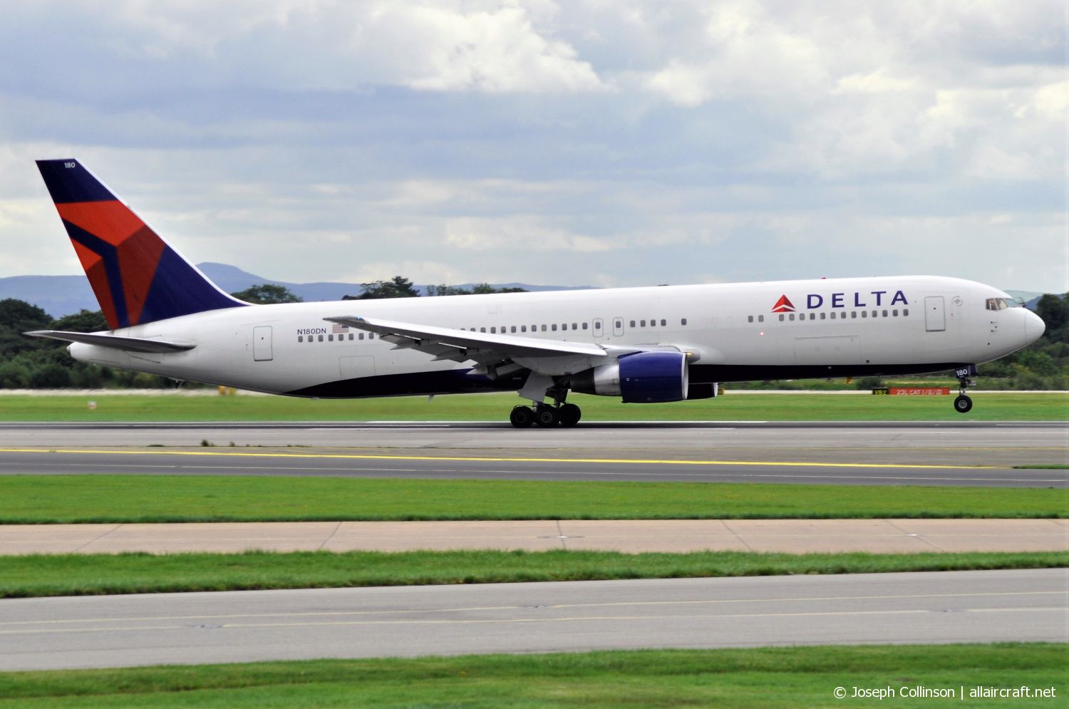 N180DN (25985) 1992 Boeing 767-332 ER