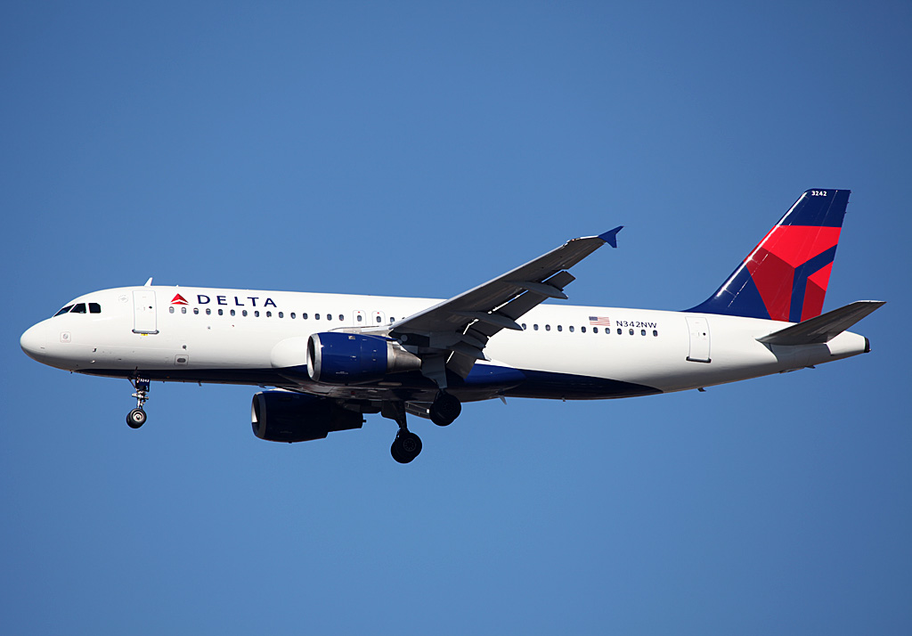 N342NW, (cn 381), Airbus A320-212