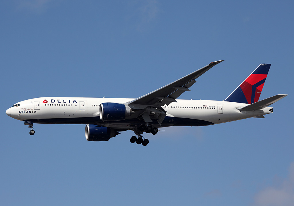 N702DN, (cn 29741), Boeing 777-232