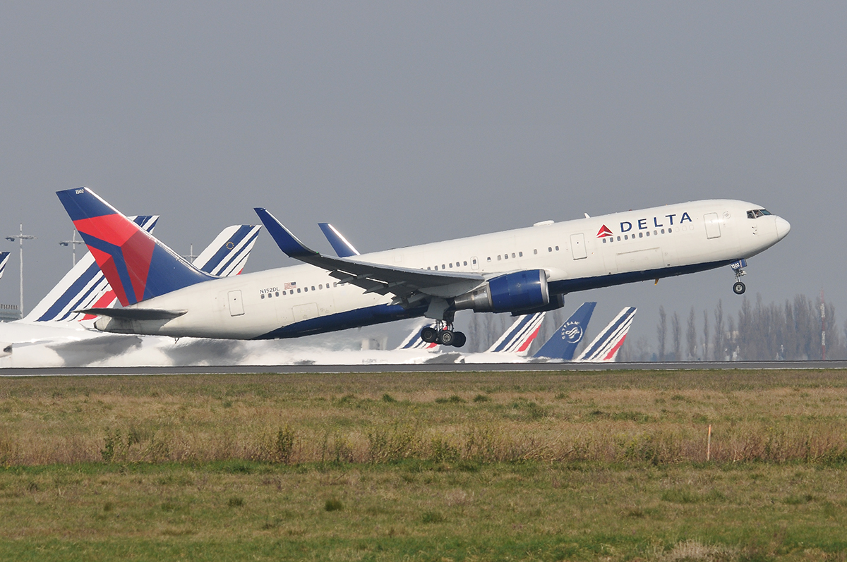 N152DL · Boeing 767-3P6/ER · (CDG / LFPG)