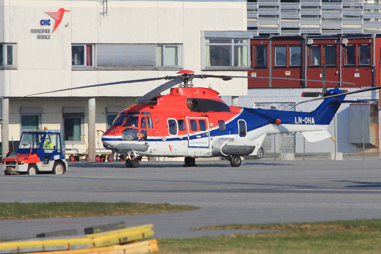 LN-OHA · Eurocopter AS332L2 Super Puma · (SVG / ENZV)