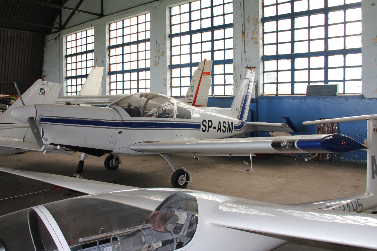 SP-ASM, (cn 0492), Zlin Z-142