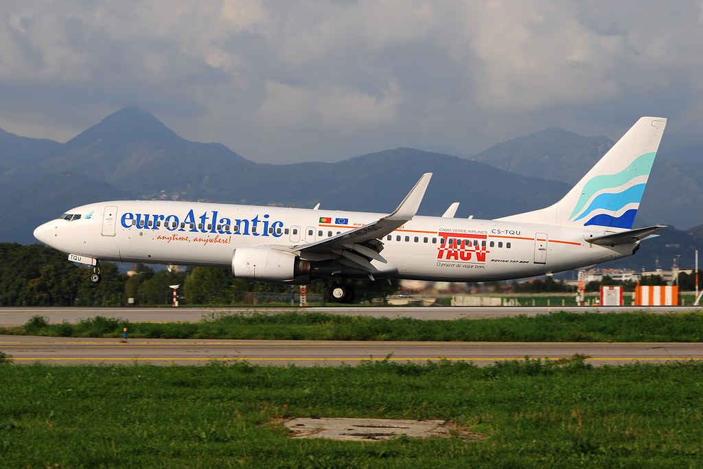 CS-TQU (30646) 2002 Boeing 737-8K2(WL)